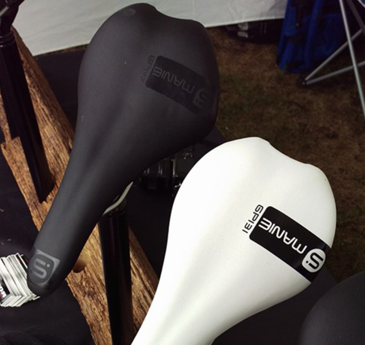 스매니 GP 안장 | 데얼스 아웃도어 전문 플랫폼