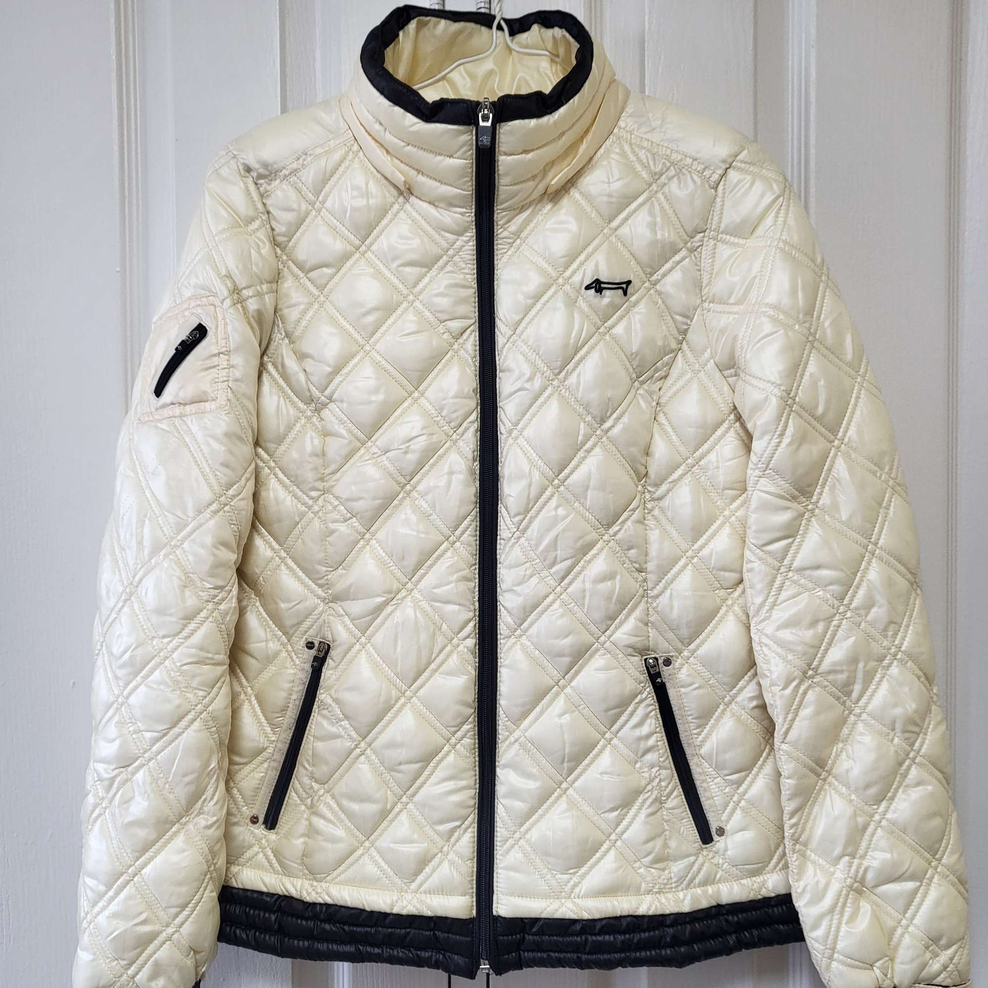 [무료배송] 루이까스텔 여성경량패딩 95M 골프웨어점퍼 | 데얼스 아웃도어 전문 플랫폼