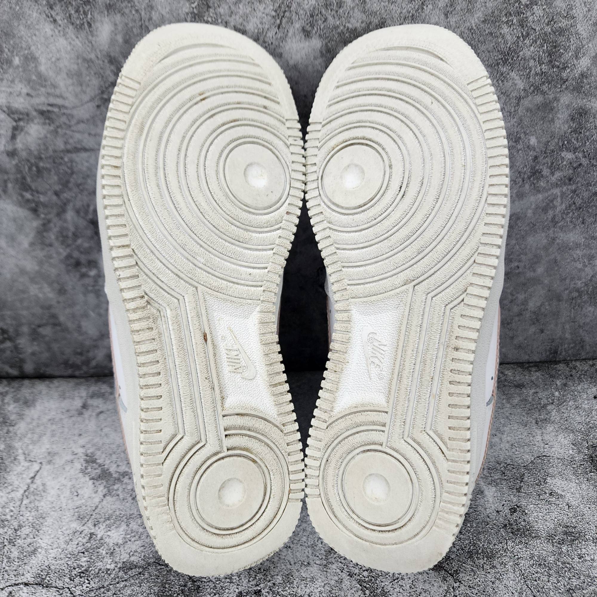 더블식스(정품)나이키 에어포스1 LV8 더블 스우시 245 | 데얼스 아웃도어 전문 플랫폼