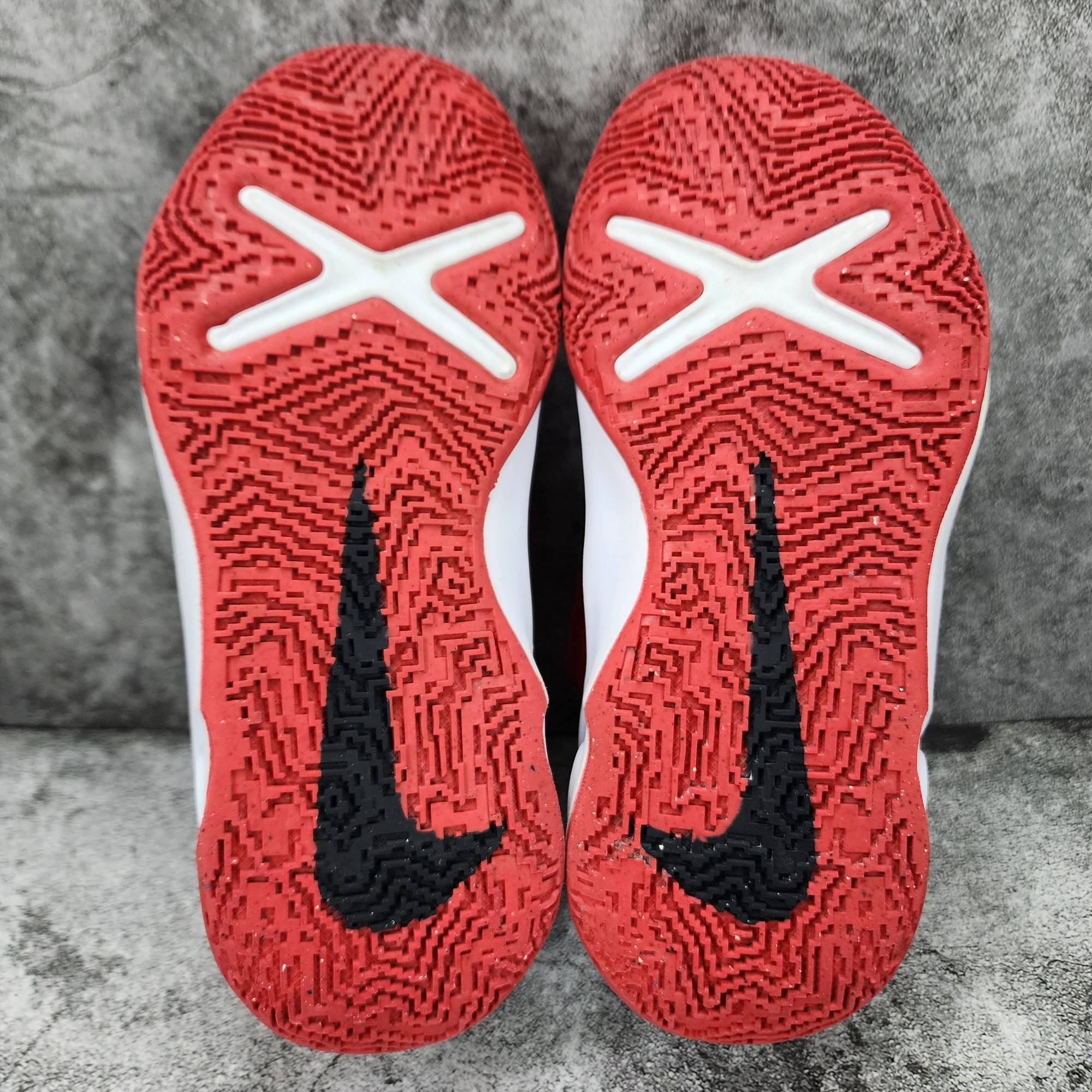 더블식스(정품)나이키 팀 허슬 D10 PS 유니버스시티 레드 185 | 데얼스 아웃도어 전문 플랫폼