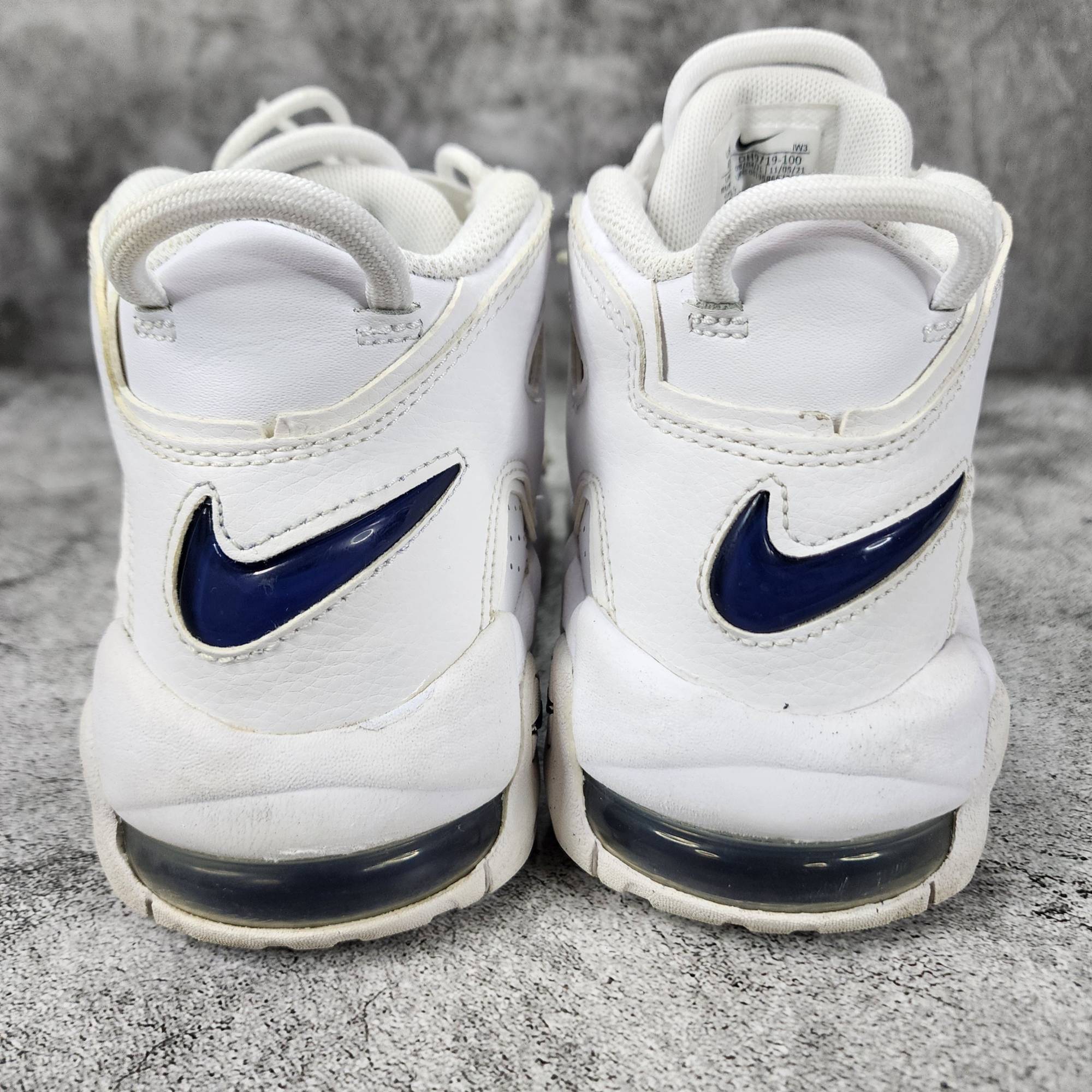 더블식스(정품)나이키 에어모어 업템포 GS 화이트 미드나잇네이비 230 | 데얼스 아웃도어 전문 플랫폼