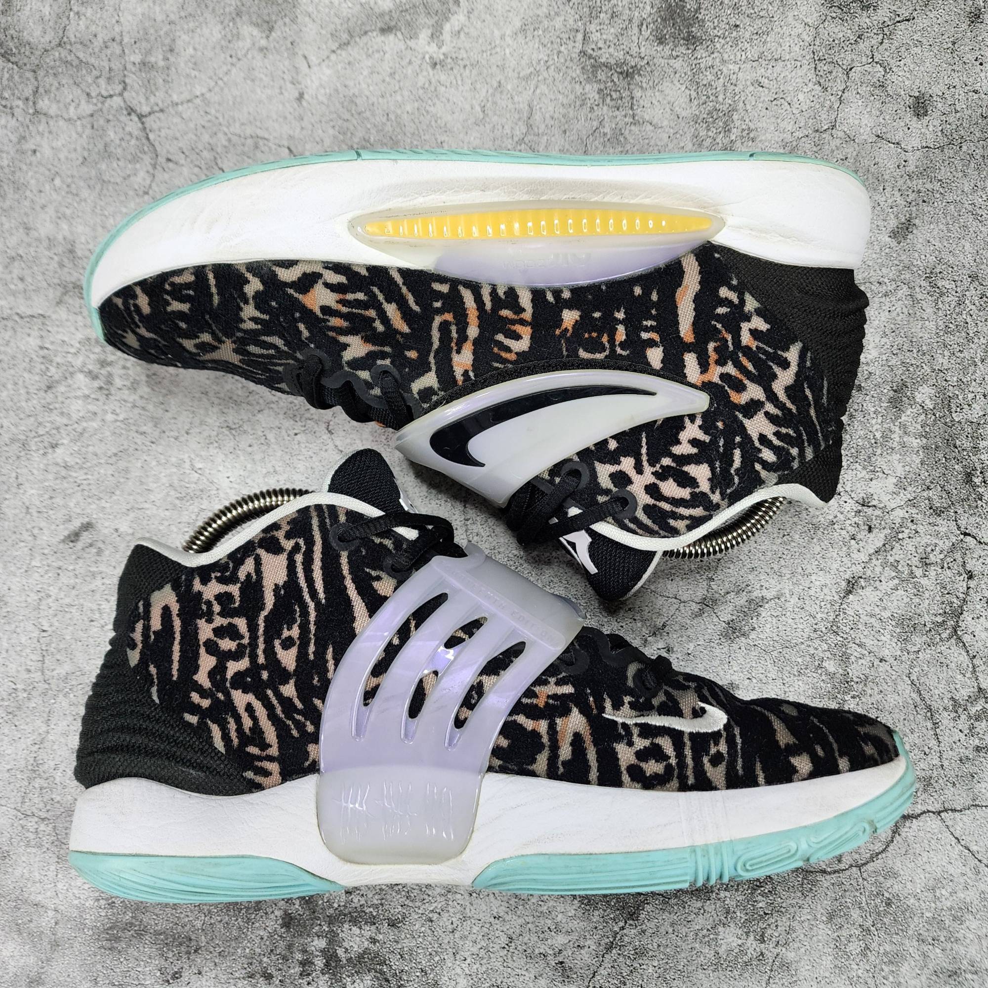 더블식스(정품)나이키 케빈 듀란트14 블랙화이트 260 | 데얼스 아웃도어 전문 플랫폼