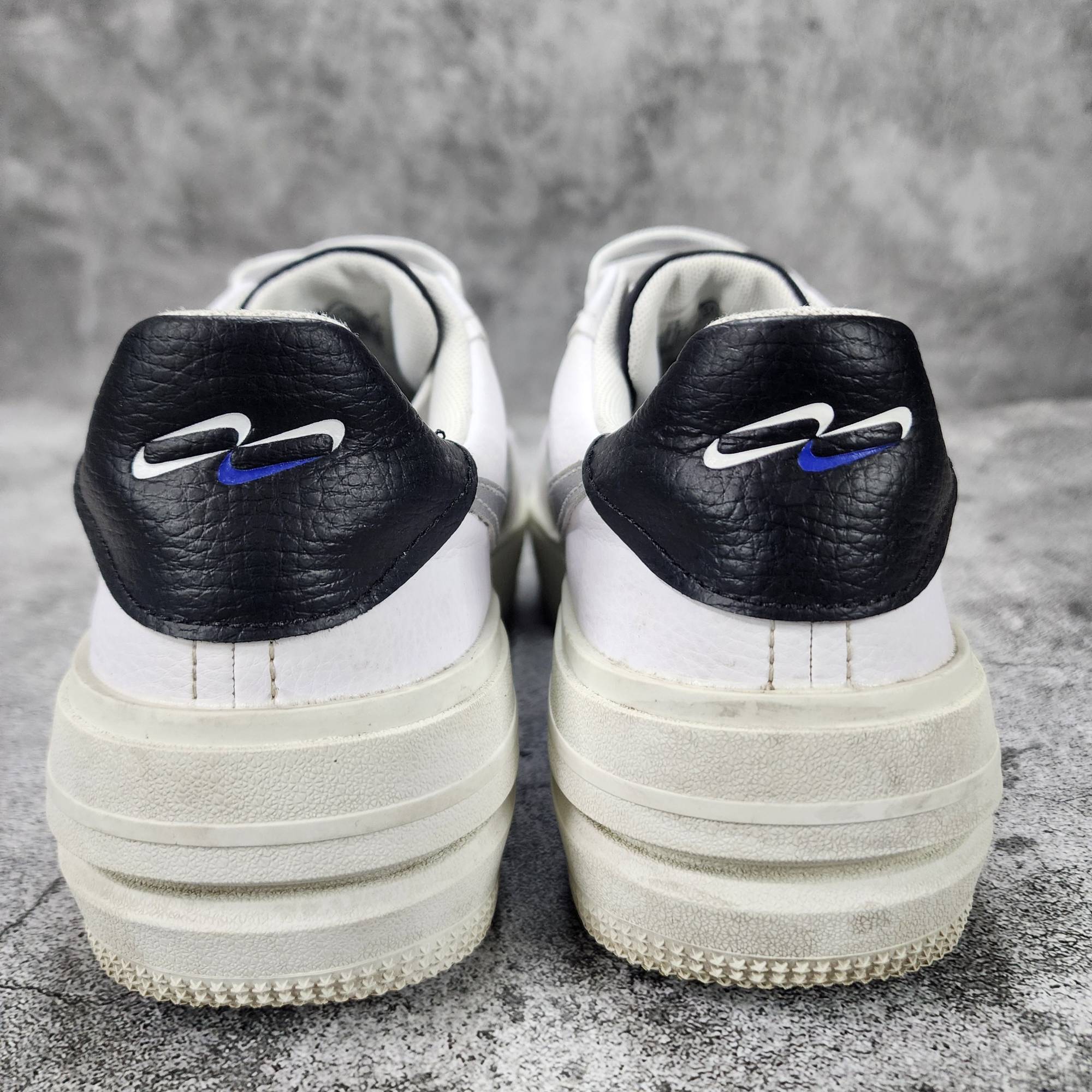 더블식스(정품)나이키 우먼 에어포스1 플랫폼 화이트 메탈릭 실버 245 | 데얼스 아웃도어 전문 플랫폼