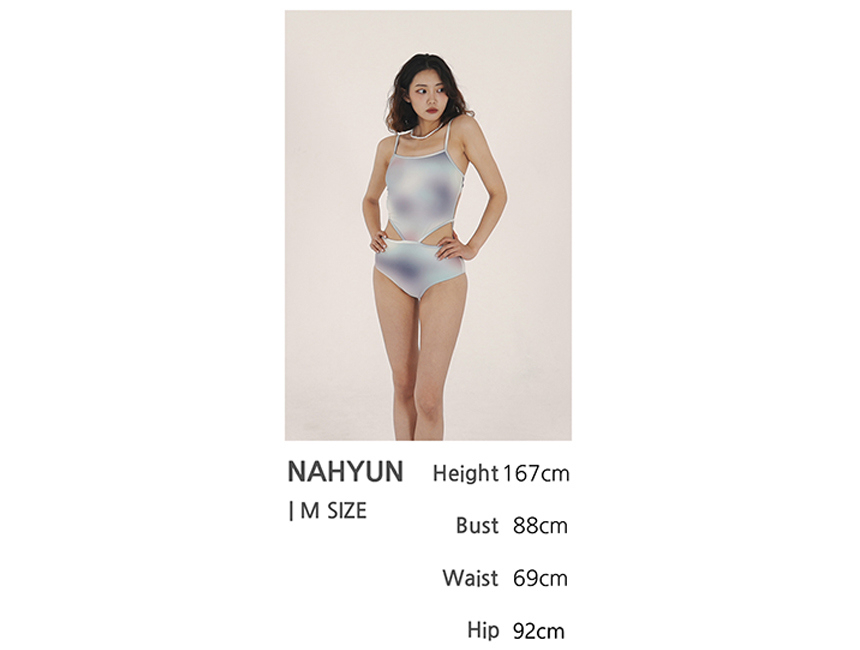 [판매완료] 르제 제시 컷아웃 모노키니 | 페인트 글로우