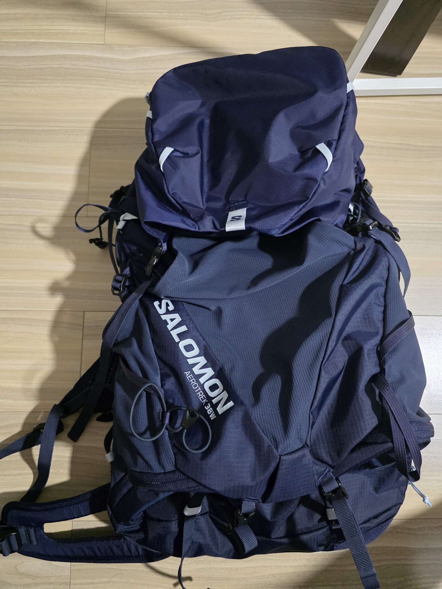 살로몬 AEROTREK 38W(등산가방) | 데얼스 아웃도어 전문 플랫폼