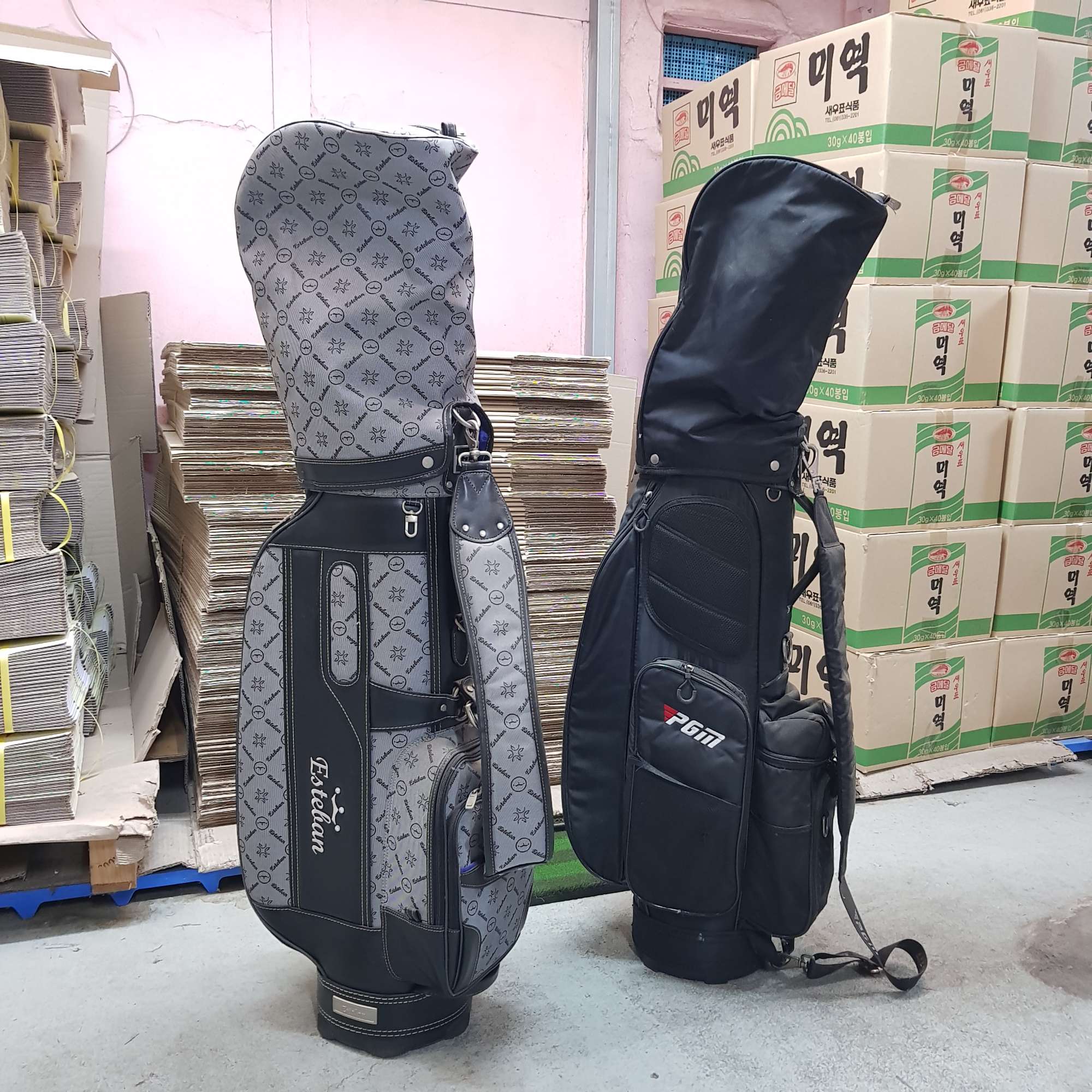 드라이버, 아이언 세트에 골프백까지 한번에 가져가세요! 드라이버는 Maxi-Va60 모델이고, 아이언은 Wilson, Yamaha, Spalding 등 다양한 브랜드가 섞여 있습니다. 아이언은 3번부터 S까지 | 데얼스 아웃도어 전문 플랫폼