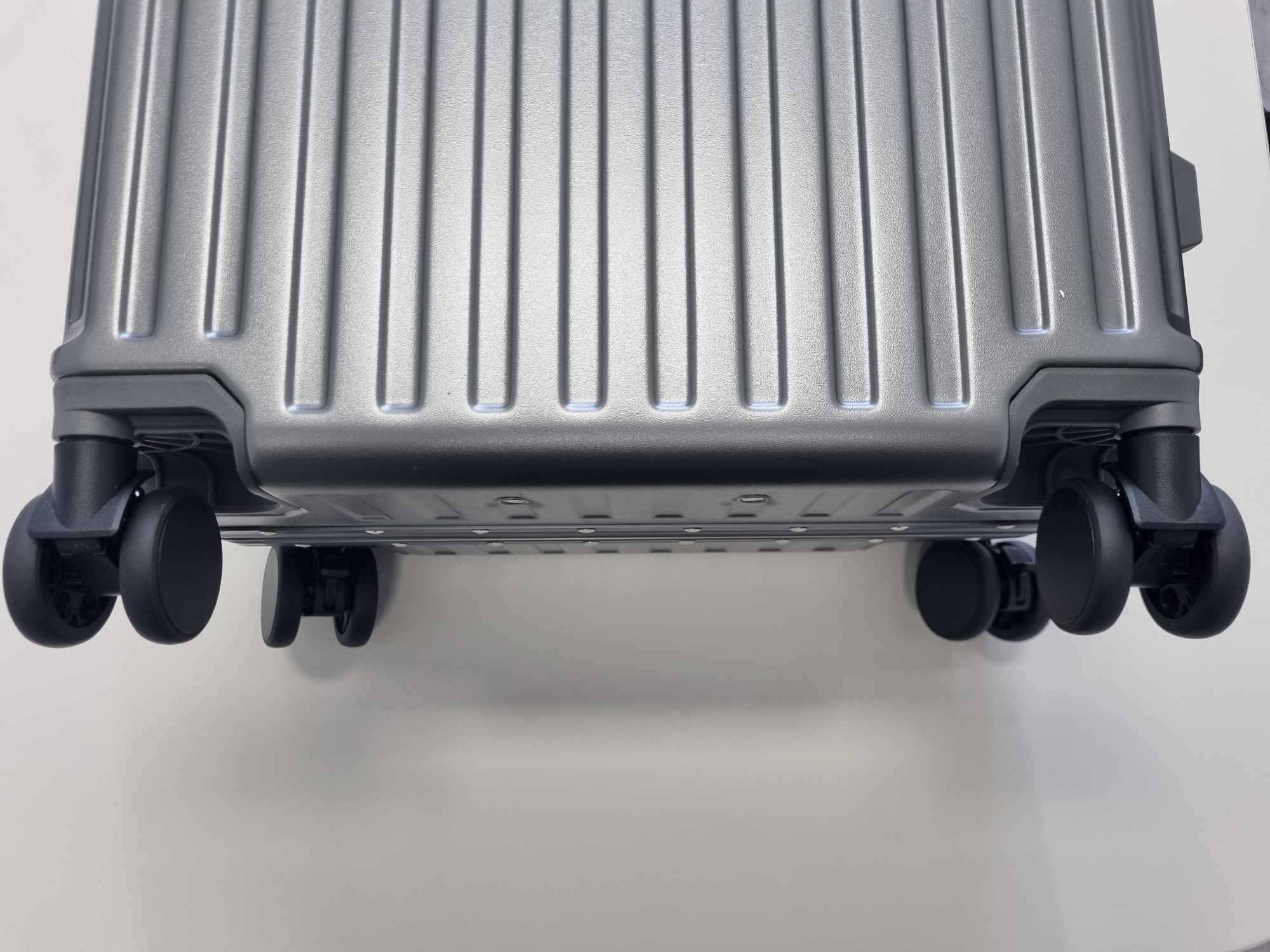 28인치,24인치 캐리어 팝니다. | 데얼스 아웃도어 전문 플랫폼