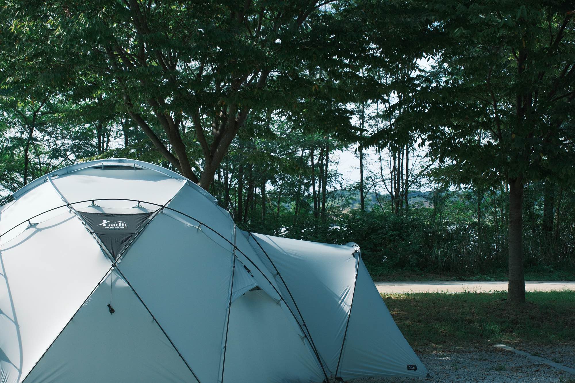 라디트 가우르 | 데얼스 아웃도어 전문 플랫폼