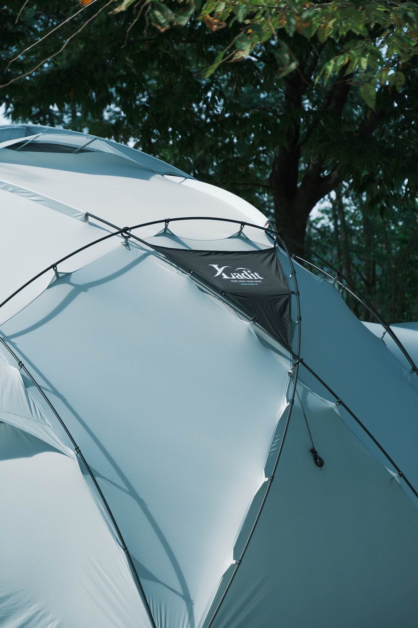 라디트 가우르 | 데얼스 아웃도어 전문 플랫폼