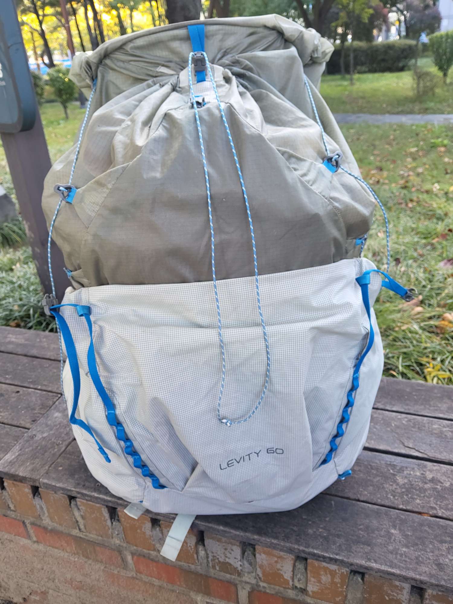 오스프리 레비티 60리터 초경량 배낭  | 데얼스 아웃도어 전문 플랫폼