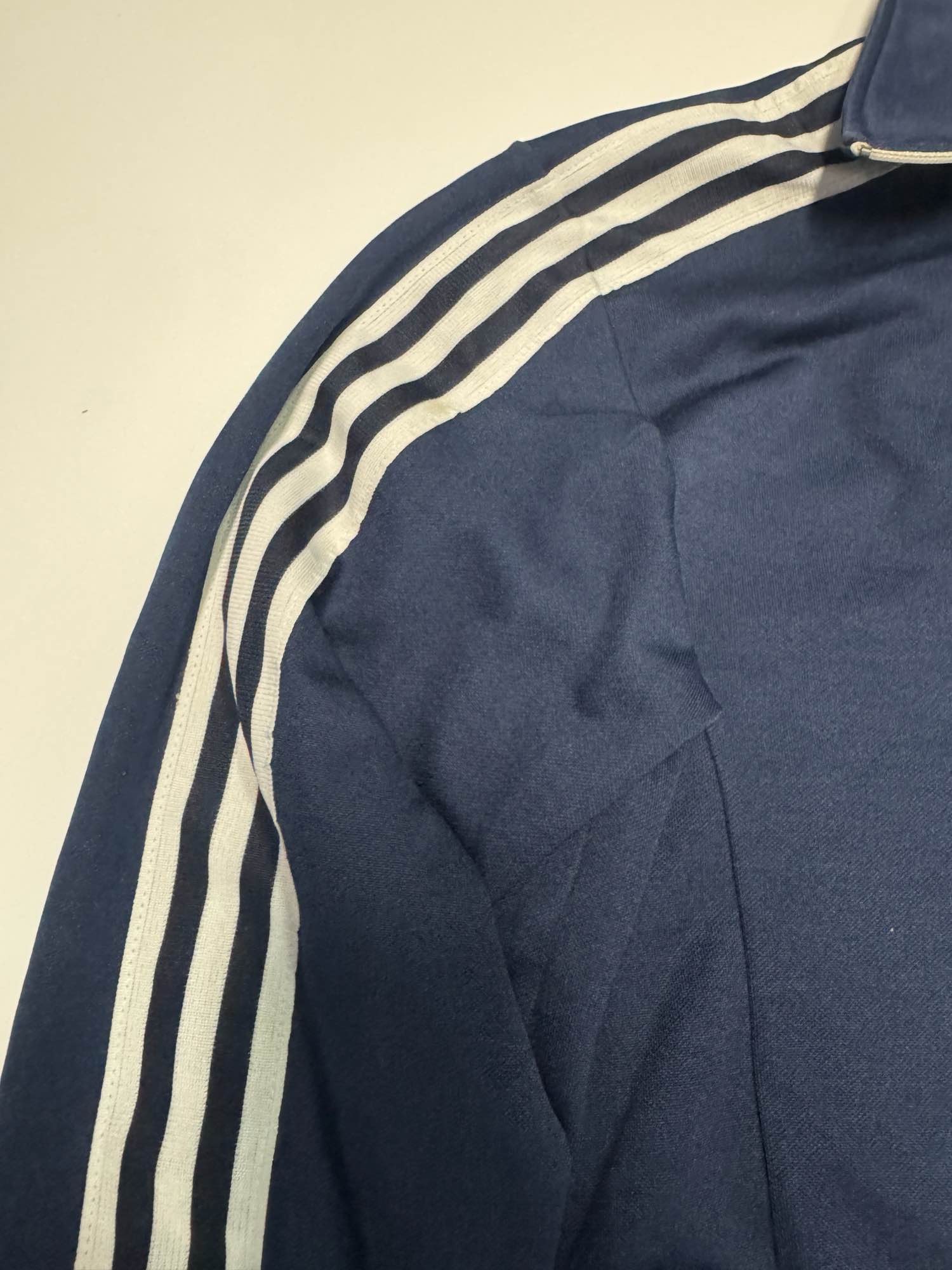 아디다스 올드스쿨 유로파 져지 트랙탑 네이비 | 데얼스 아웃도어 전문 플랫폼