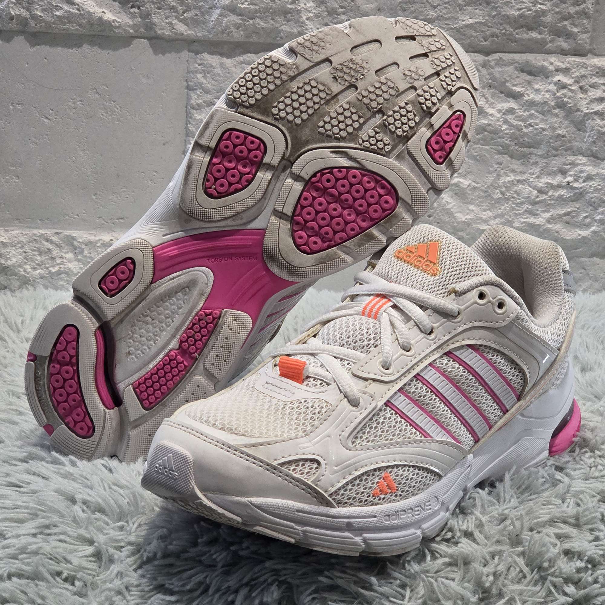 6q-27:아디다스 쿠션 러닝화 화이트·핑크 (240) | 데얼스 아웃도어 전문 플랫폼