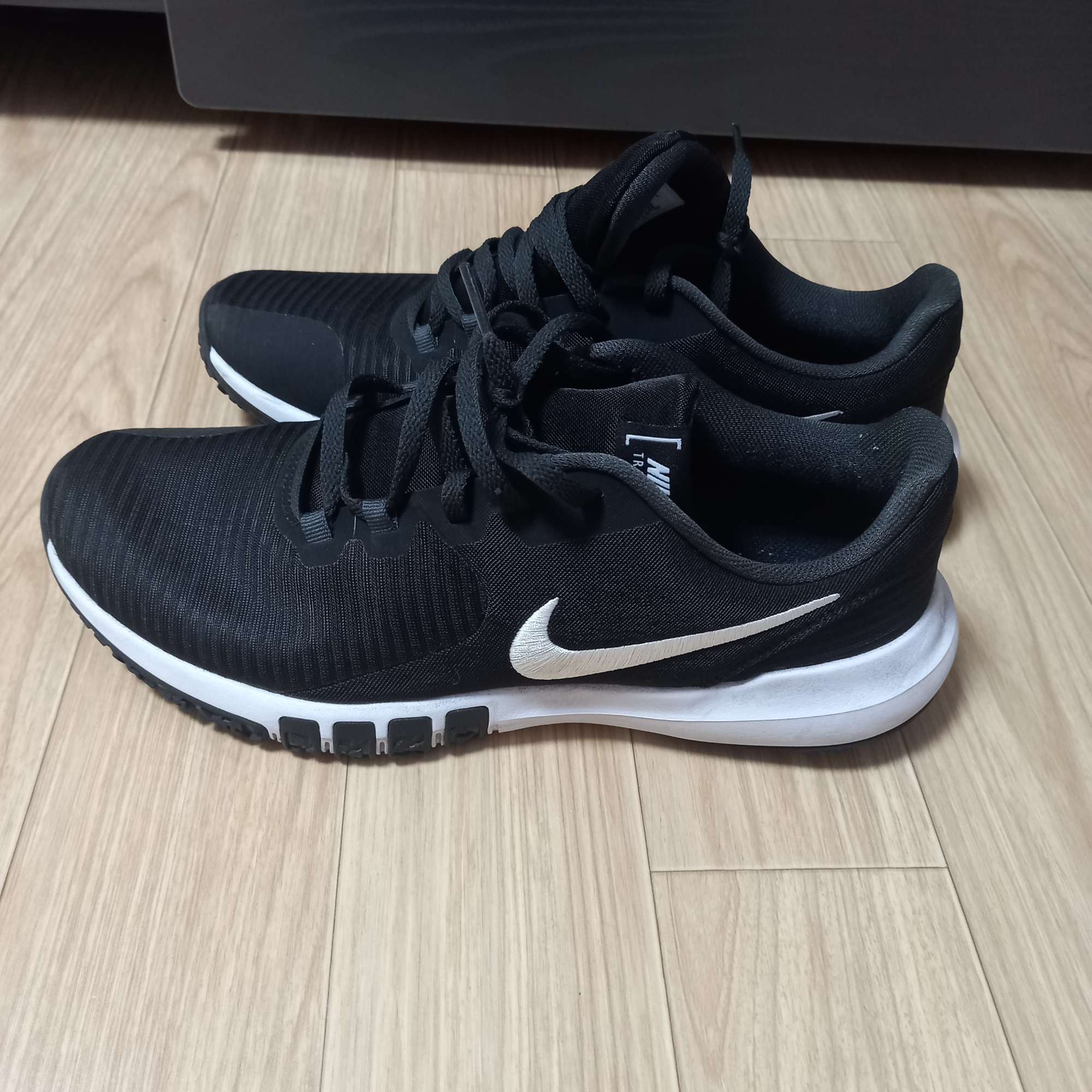 나이키275 운동화  | 데얼스 아웃도어 전문 플랫폼