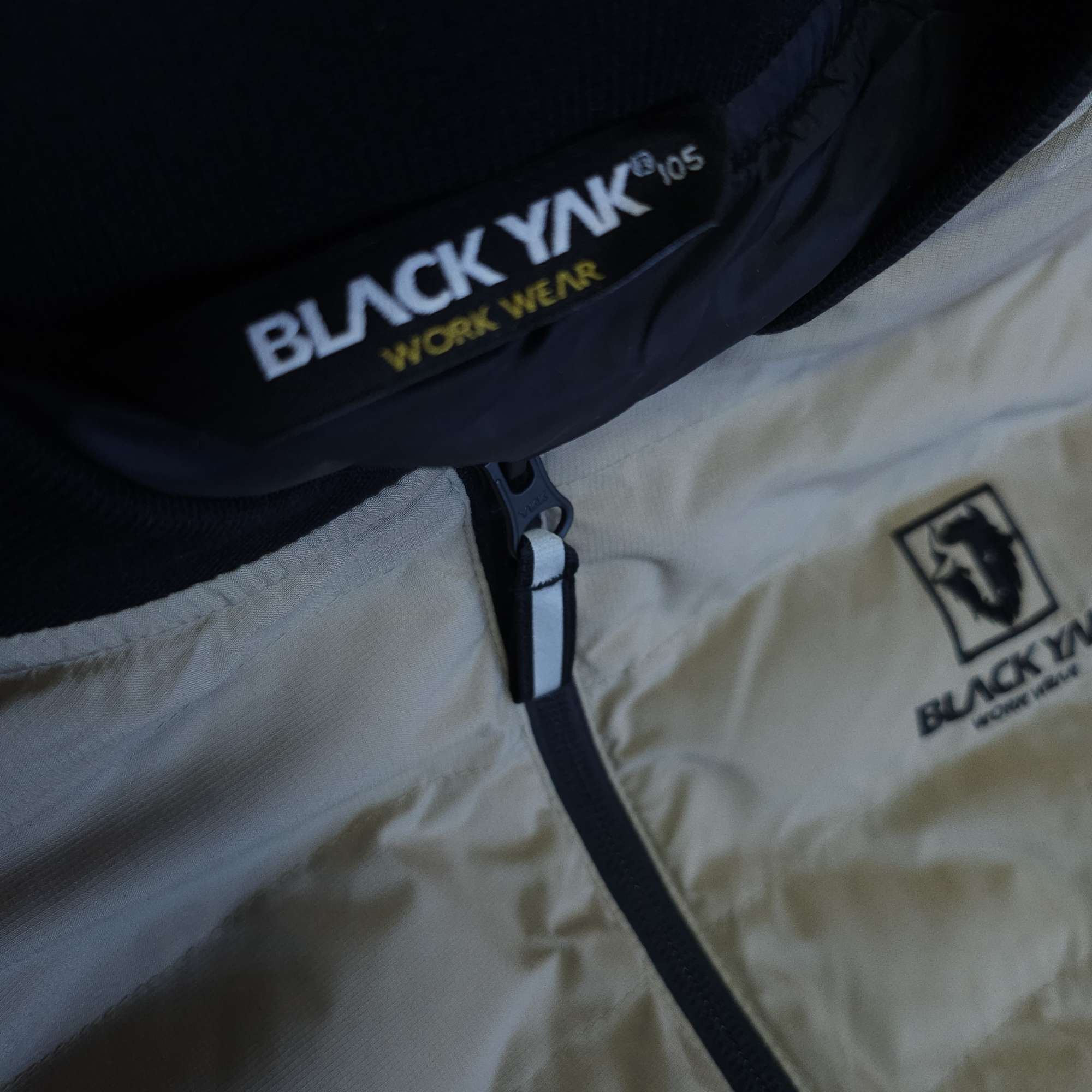 블랙야크 패딩조끼 100-105 발열조끼 | 데얼스 아웃도어 전문 플랫폼