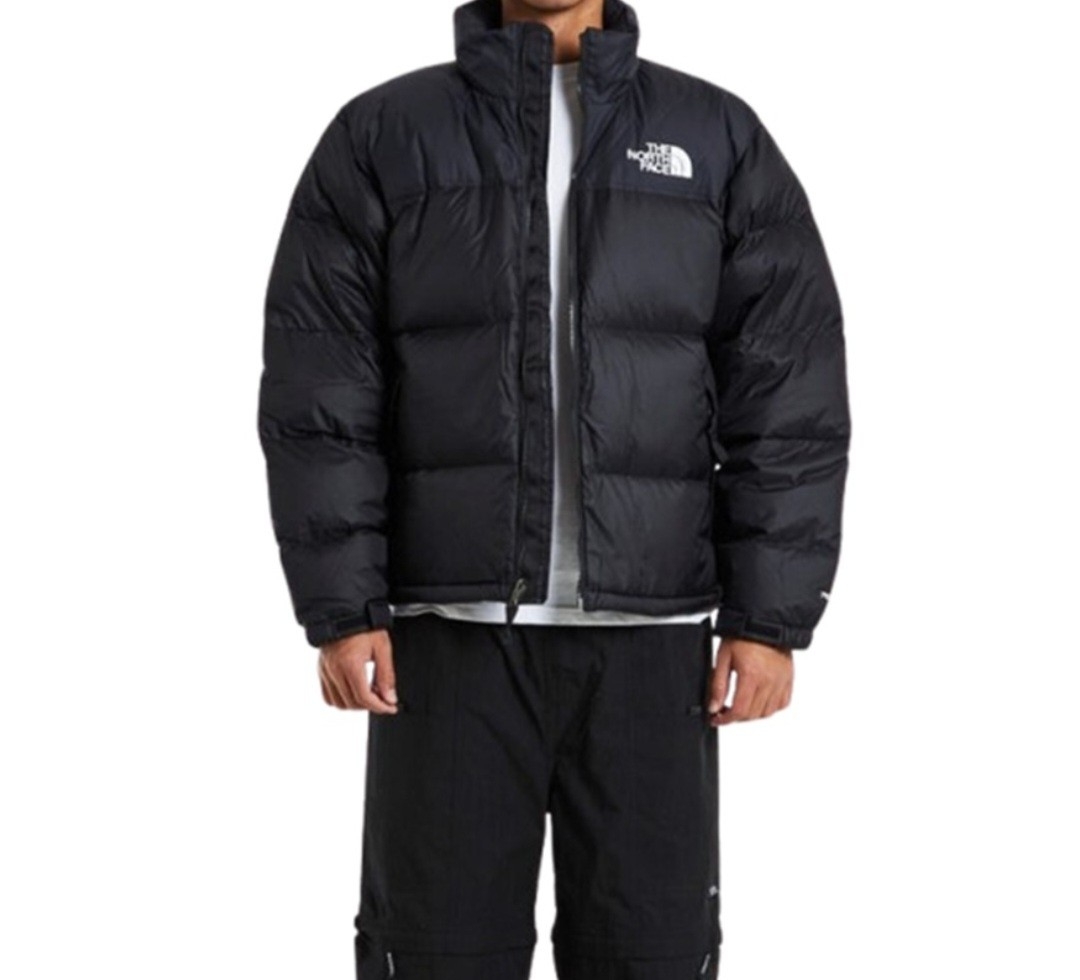 정품 노스페이스  레트패딩 다운자켓 남녀공용1996년 레트 블랙 색상입니다. 겨울에 멋내기 좋고 보온성도 뛰어납니다. 정품이고 상태 좋습니다. 별도 문의 없으시면 바로 안전결제 부탁드려요!노스페이스 다운자켓 | 데얼스 아웃도어 전문 플랫폼