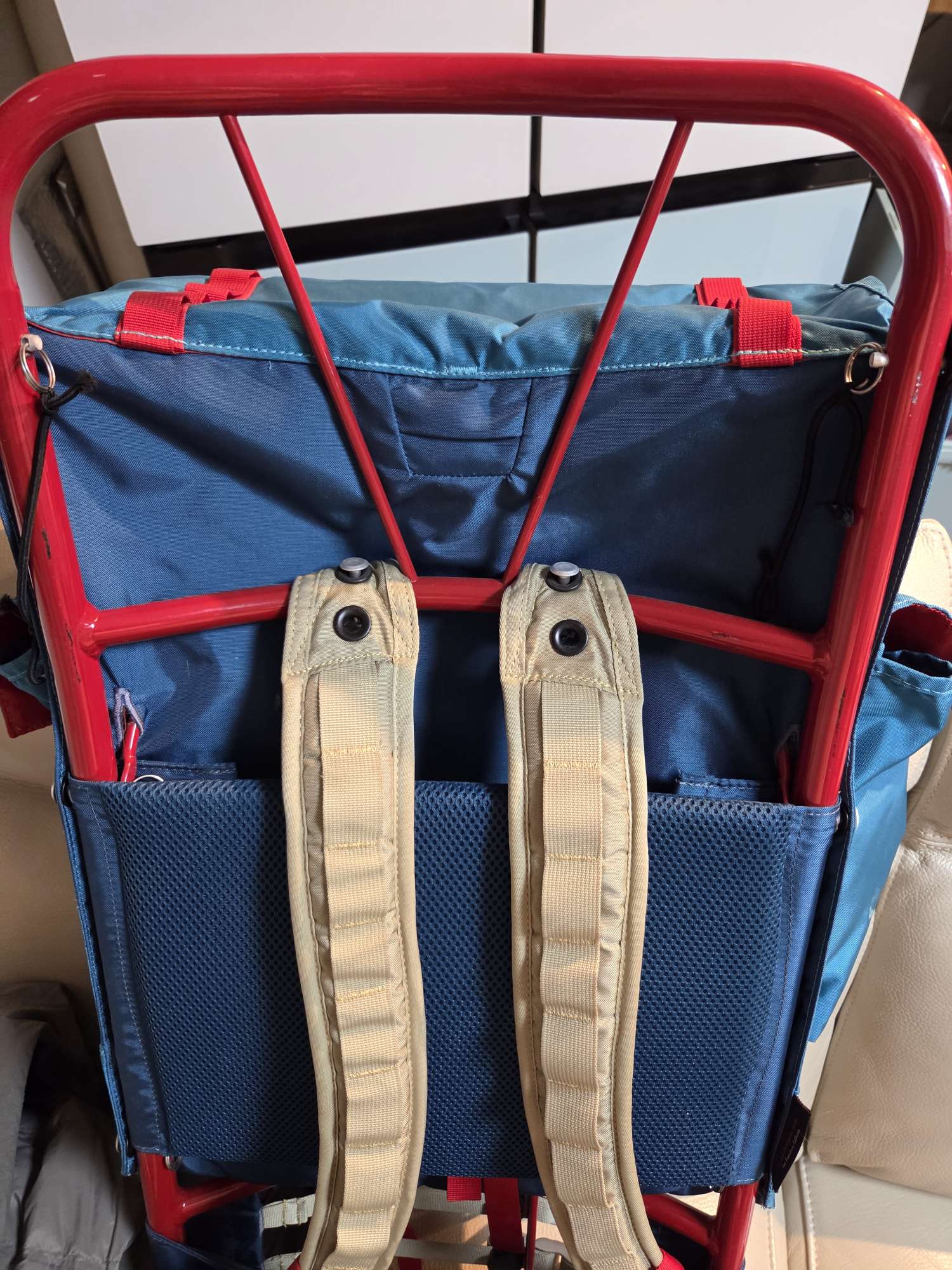 얼라이트 해처 프레임 백팩 | 데얼스 아웃도어 전문 플랫폼