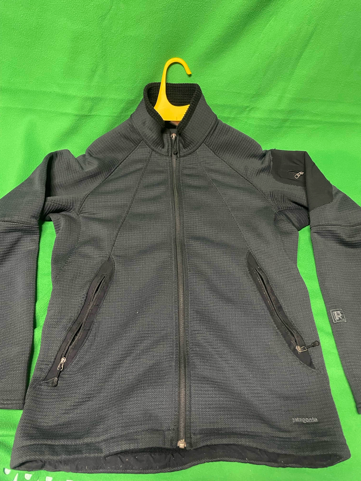 파타고니아 R1 쟈켓 | 데얼스 아웃도어 전문 플랫폼