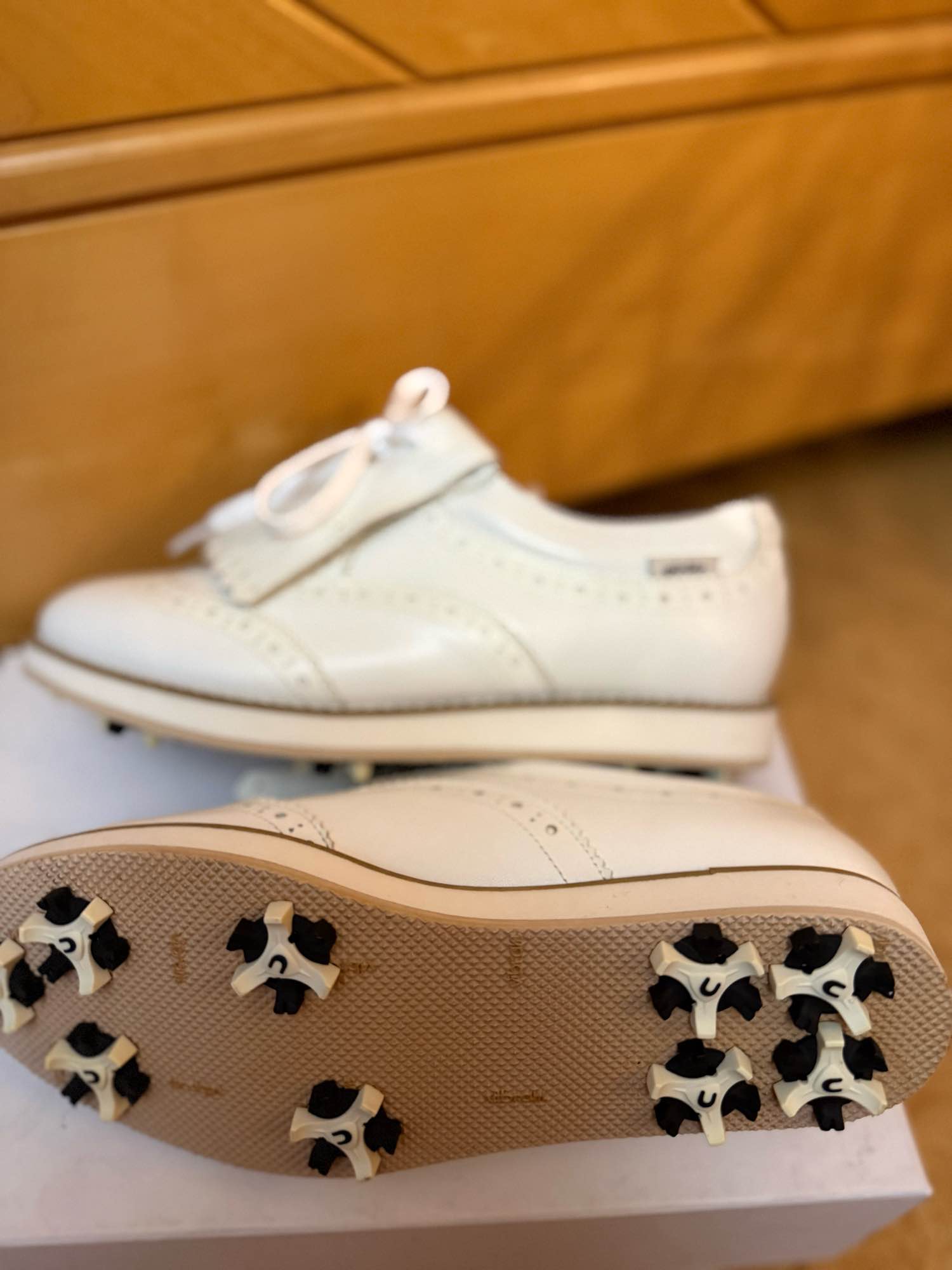 새제품 여성골프화 사이즈250 | 데얼스 아웃도어 전문 플랫폼