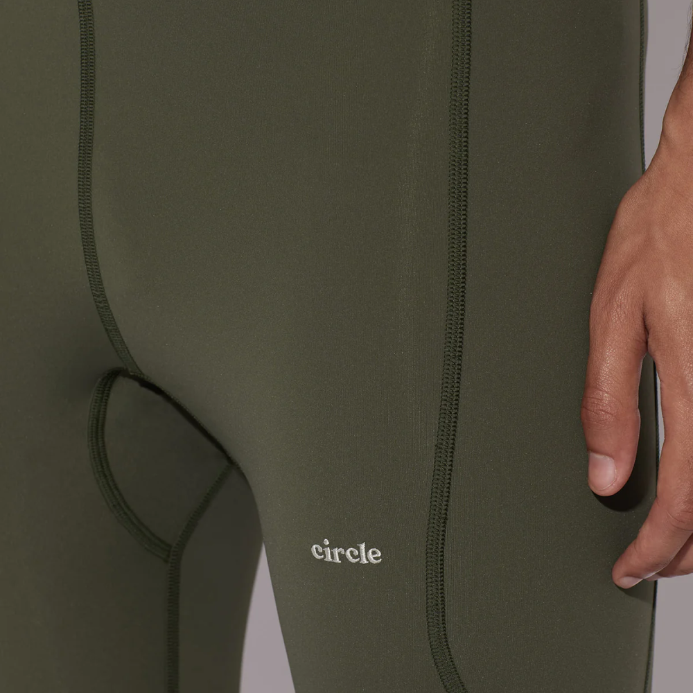 써클 에센셜 맨 인 타이즈 러닝 레깅스 모스 그린 남성 | 데얼스 아웃도어 전문 플랫폼