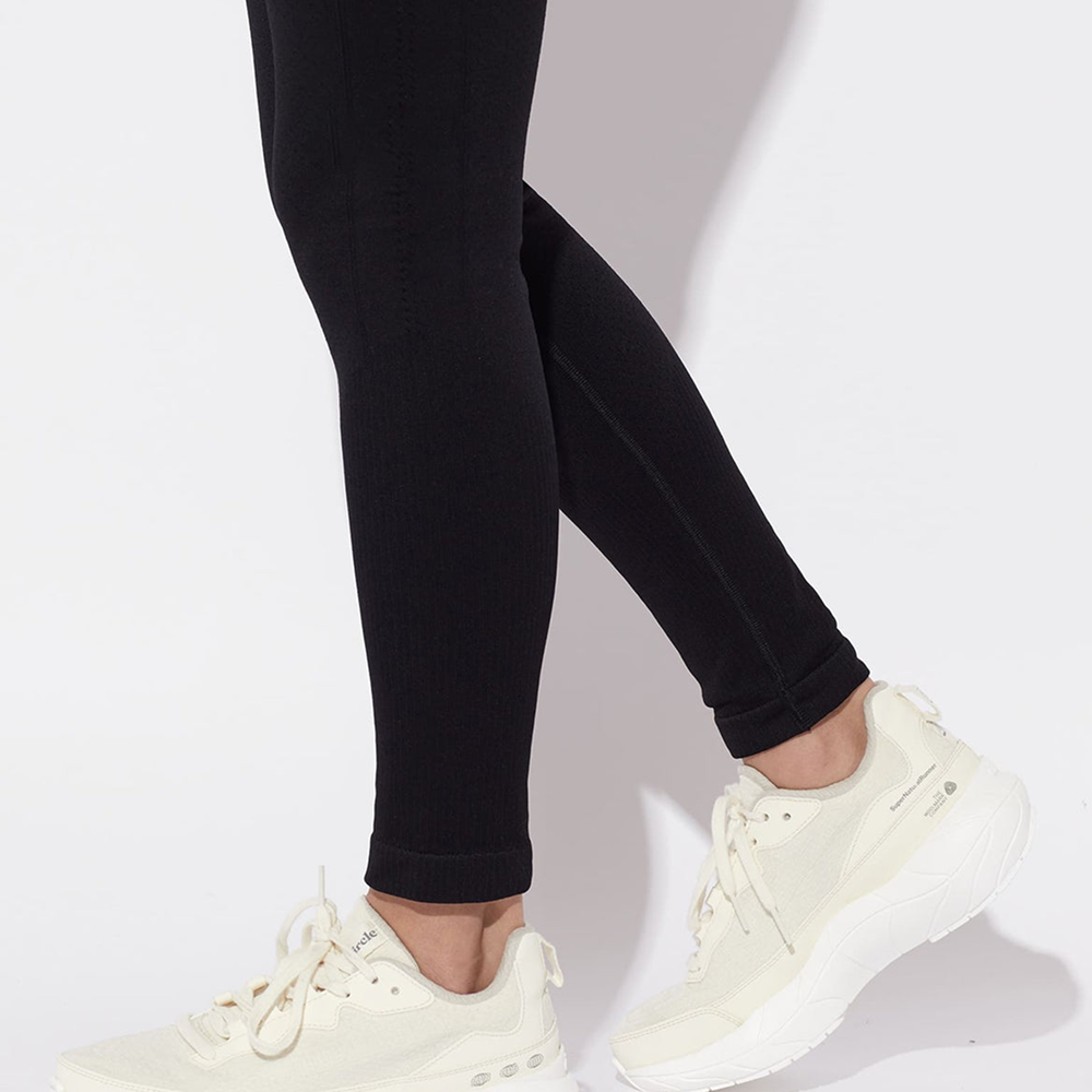 써클 에센셜 킵 더 플로우 심리스 레깅스 오닉스 블랙 여성 | 데얼스 아웃도어 전문 플랫폼