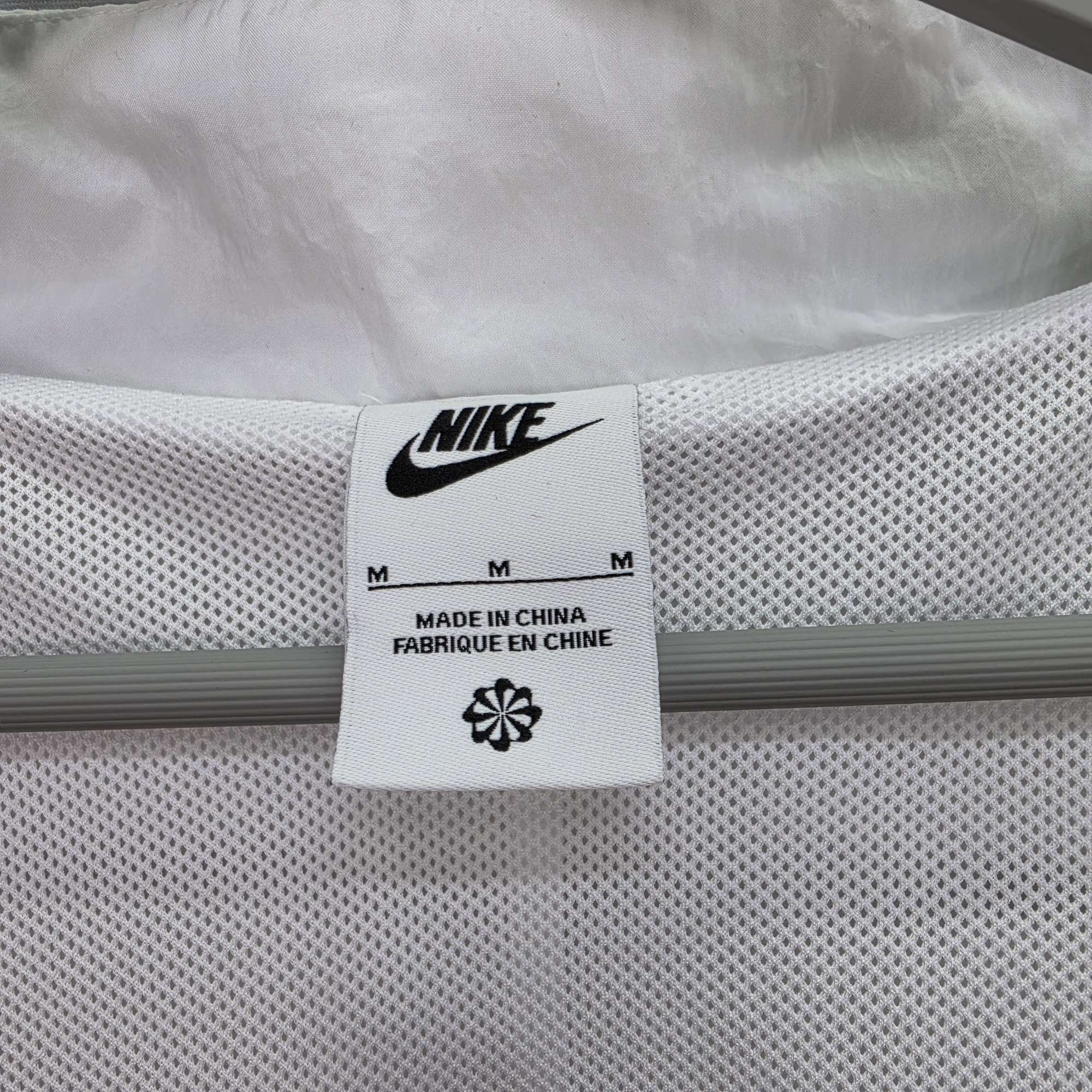 나이키 에센션 우븐 집업 자켓 바람막이 M 사이즈 | 데얼스 아웃도어 전문 플랫폼