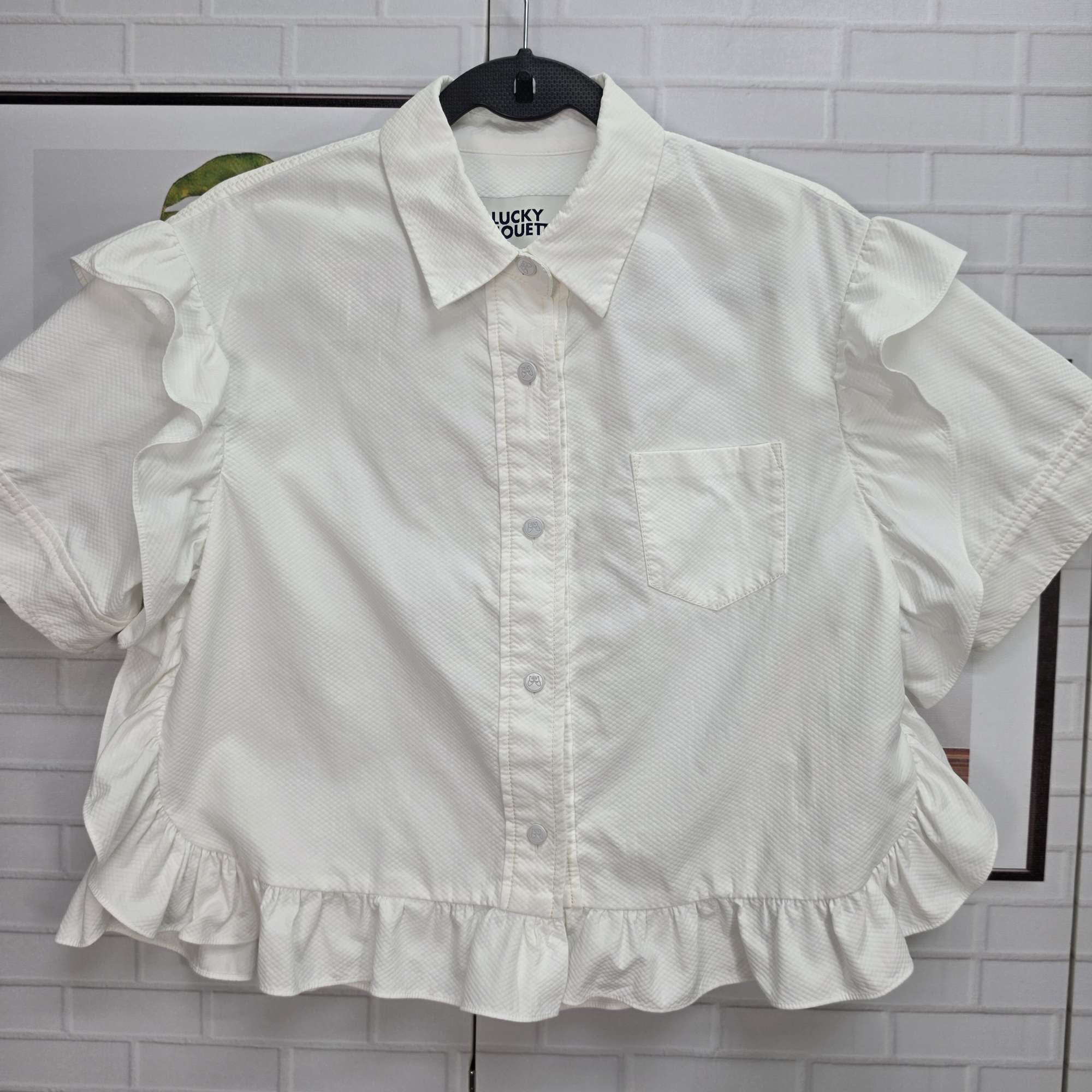 럭키슈에뜨 프릴 반팔 크롭 셔츠 화이트 (FREE) | 데얼스 아웃도어 전문 플랫폼