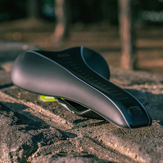 스매니 스포츠안장 150안장 | 데얼스 아웃도어 전문 플랫폼