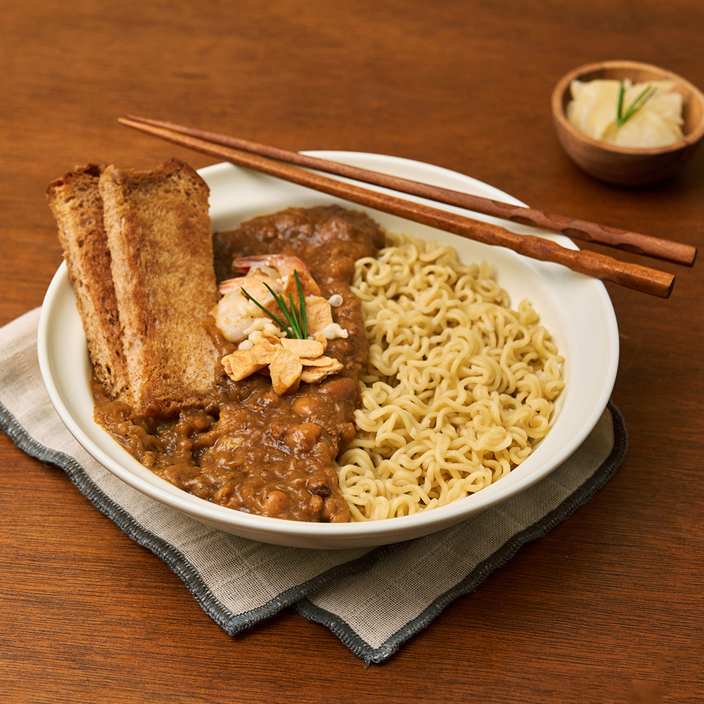 [맛보기] 물 없이 양파 볶아 만든 키마카레 200g X 2팩 | 데얼스 아웃도어 전문 플랫폼