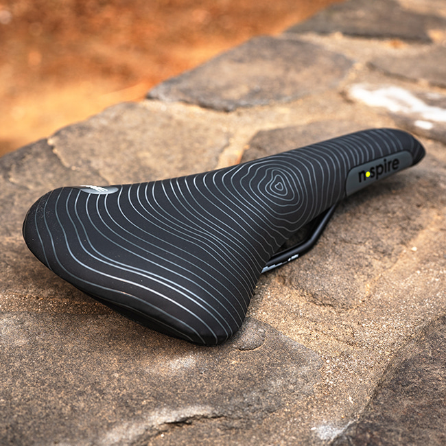 스매니 스포츠안장 N.스파이어 | 데얼스 아웃도어 전문 플랫폼