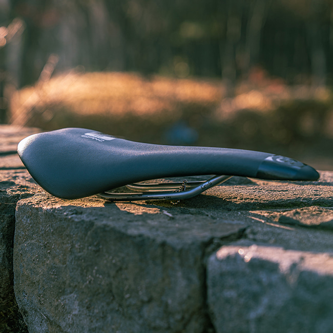 스매니 스포츠안장 GP | 데얼스 아웃도어 전문 플랫폼