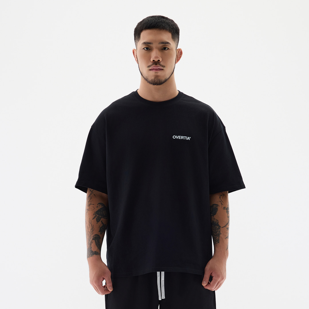 오버셔 라이프 시그니처 반팔티 블랙 | 데얼스 아웃도어 전문 플랫폼