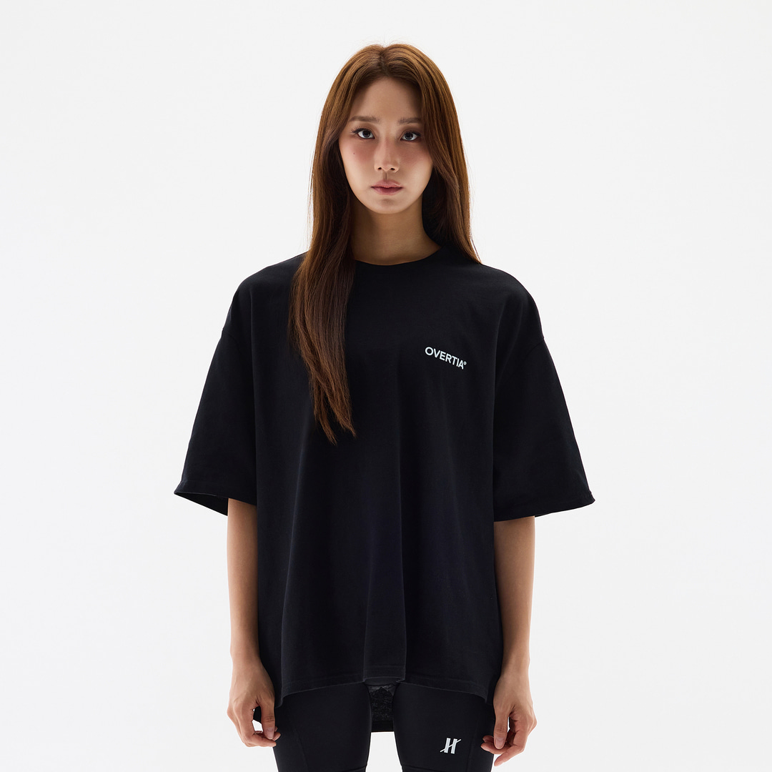 오버셔 라이프 시그니처 반팔티 블랙 | 데얼스 아웃도어 전문 플랫폼