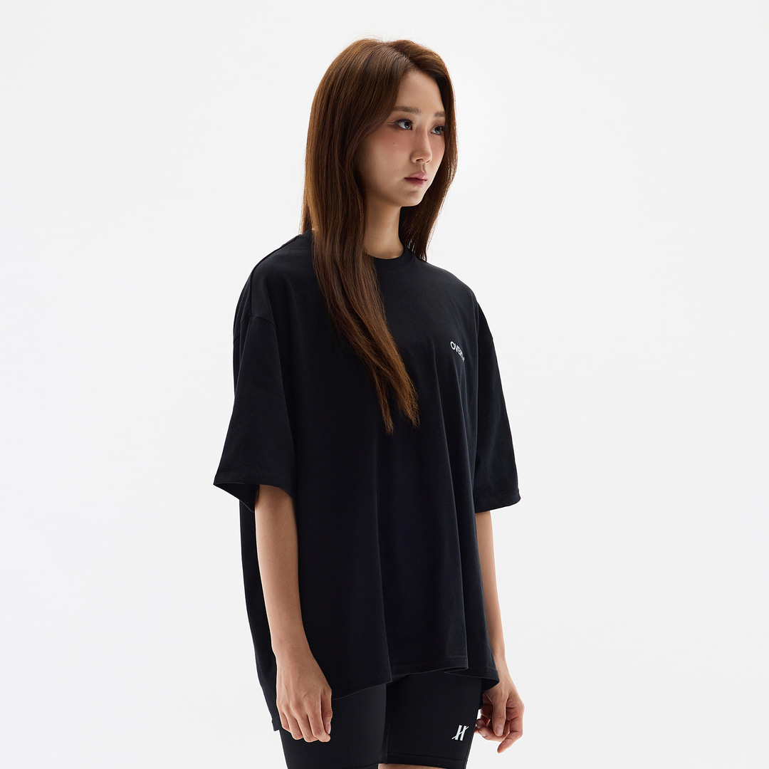 오버셔 라이프 시그니처 반팔티 블랙 | 데얼스 아웃도어 전문 플랫폼