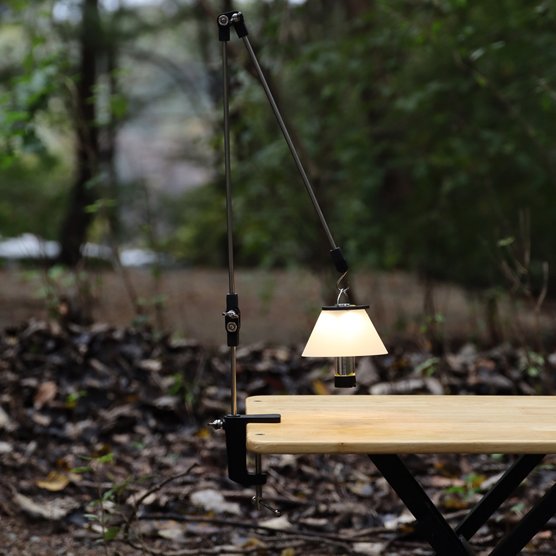 [캠핑덕] 유니 스탠드 캠핑 테이블 랜턴 걸이 조명 랜턴스탠드 거치대 | 데얼스 아웃도어 전문 플랫폼