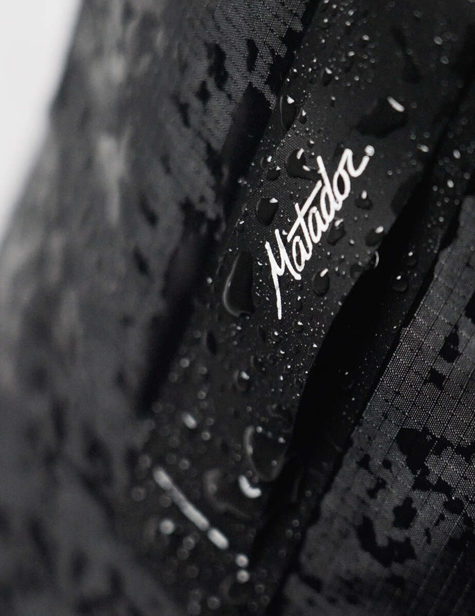 [마타도르] 플랫팩 드라이 백 8L V2 방수 여행용 캠핑 젖은옷 수납 가방 - 데얼스 아웃도어 쇼핑
